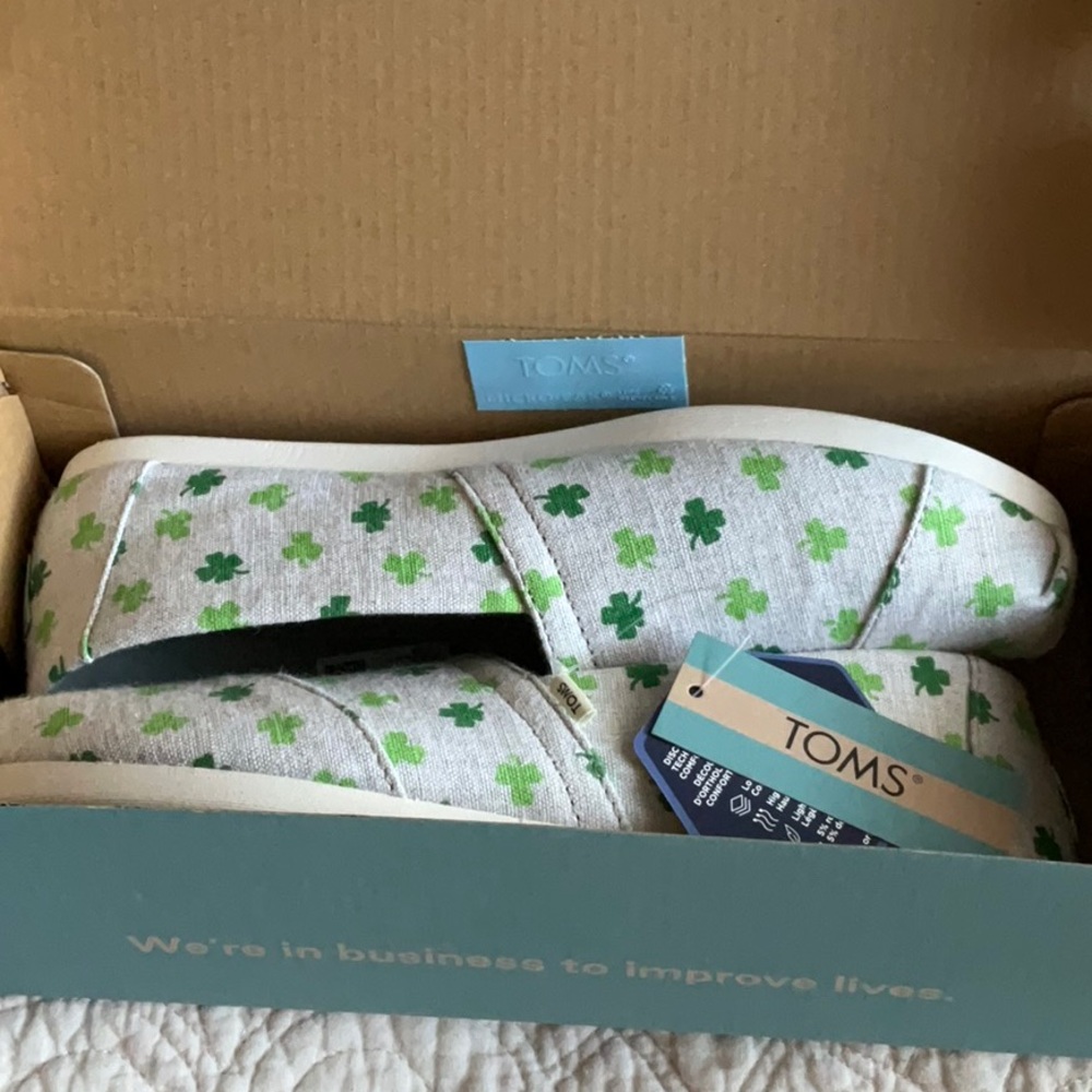 Green clover gray Toms